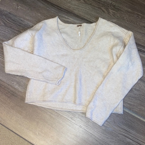 Free People Cropped Soft Sweater (M) - Picture 1 of 2